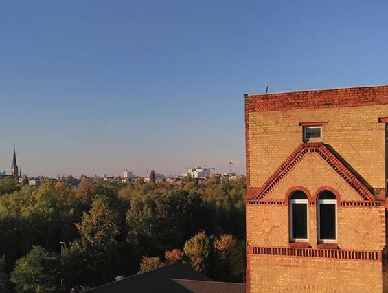 Coworking Space: Aussicht über Park am Gleisdreieck - Bürogemeinschaft cwrkng