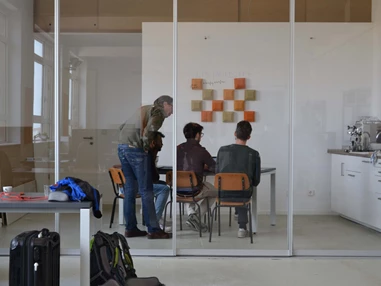 Coworking Space: Besprechungsraum, Küche & Kaffeemschine - Bürogemeinschaft cwrkng