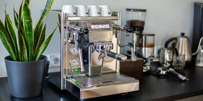 Coworking Spaces - Zugang 24/7 - Vorarlberg - Barista Kaffeemaschine - Coworking Space Schlosserei