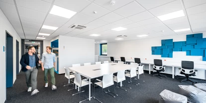 Coworking Spaces - Brandenburg Süd - Nutzer des Dock3 können fünf feste und bis zu zehn variable Coworking-Arbeits-plätze nutzen. Euch stehen WLAN, Loungeecke und Teeküche mit einem tollem Kaffee-automaten zur Verfügung. - www.dock3-lausitz.de