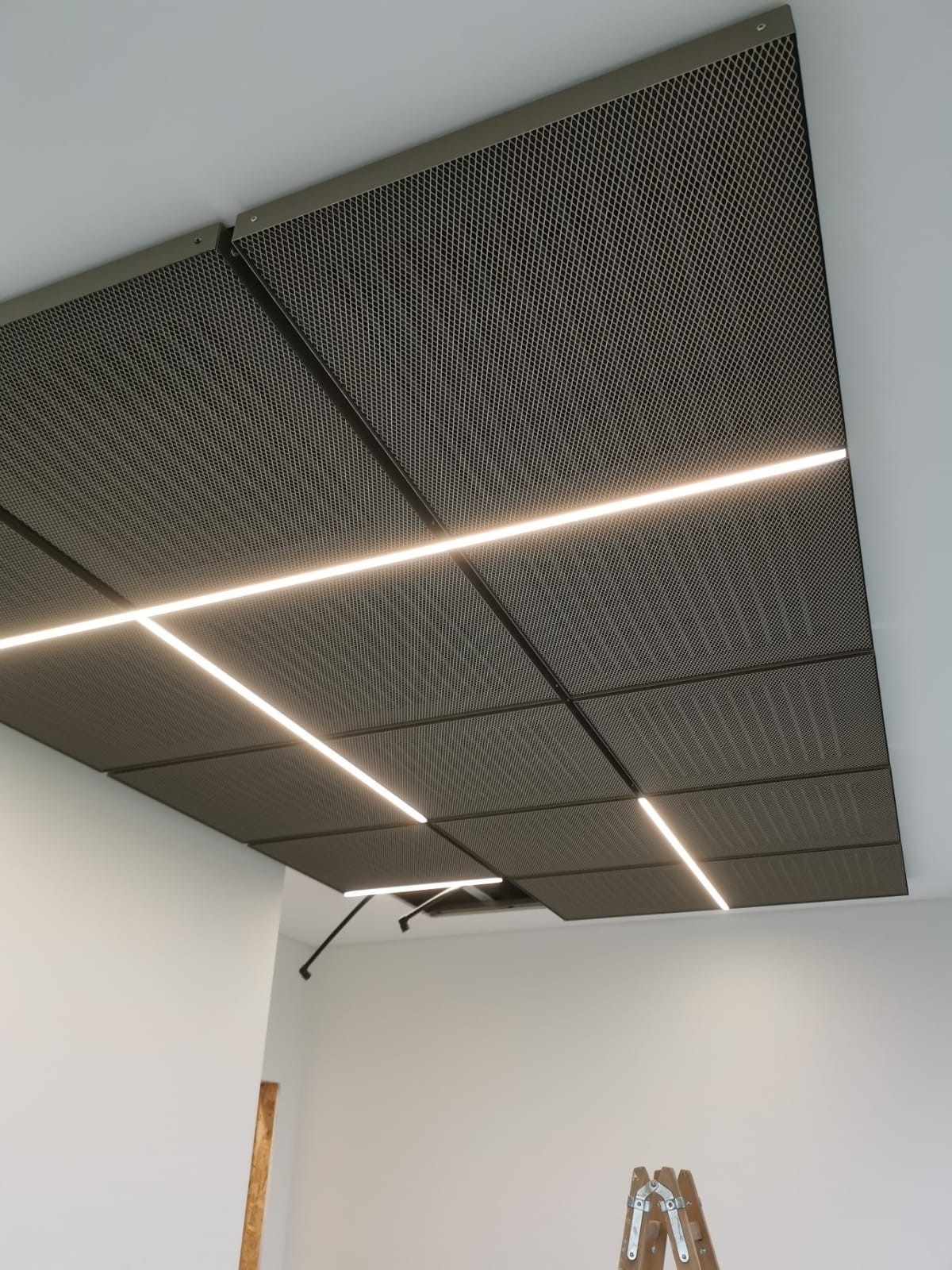 Coworking spaces - Region Schwaben - Kühl- und Heizdecke mit integrierter Beleuchtung - mikado