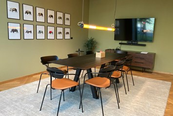 Coworking Space: Meeting Room  - EDGE Workspaces