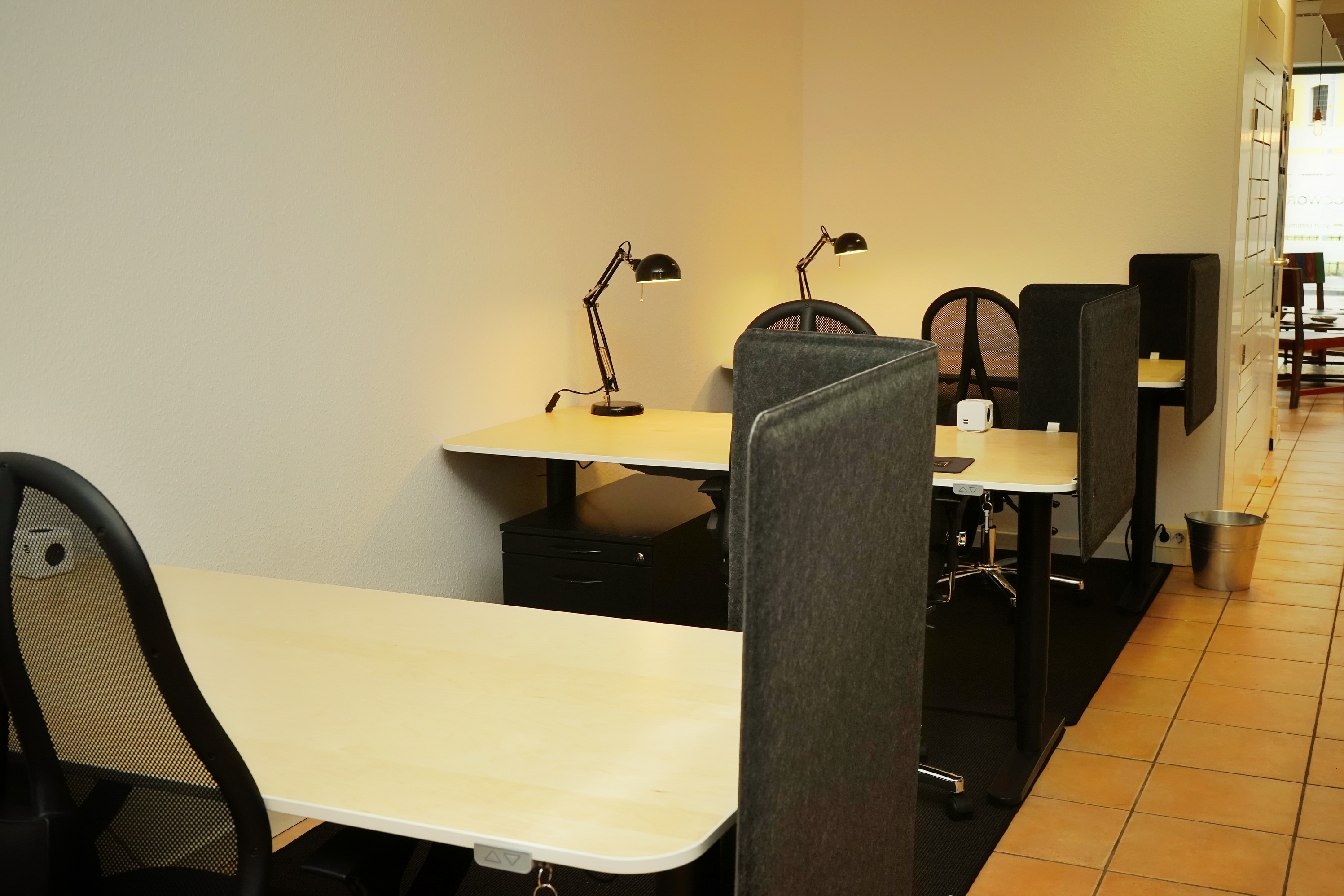 Coworking Spaces - Nordrhein-Westfalen - Einzelschreibtische, elektrisch höhenverstellbar - COWORKING.GL