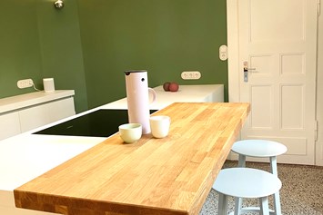 Coworking Space: Unsere Küche, perfekt für alle im Haus, Workshop Gäste oder für unser Private Dining. - meraki.WORK