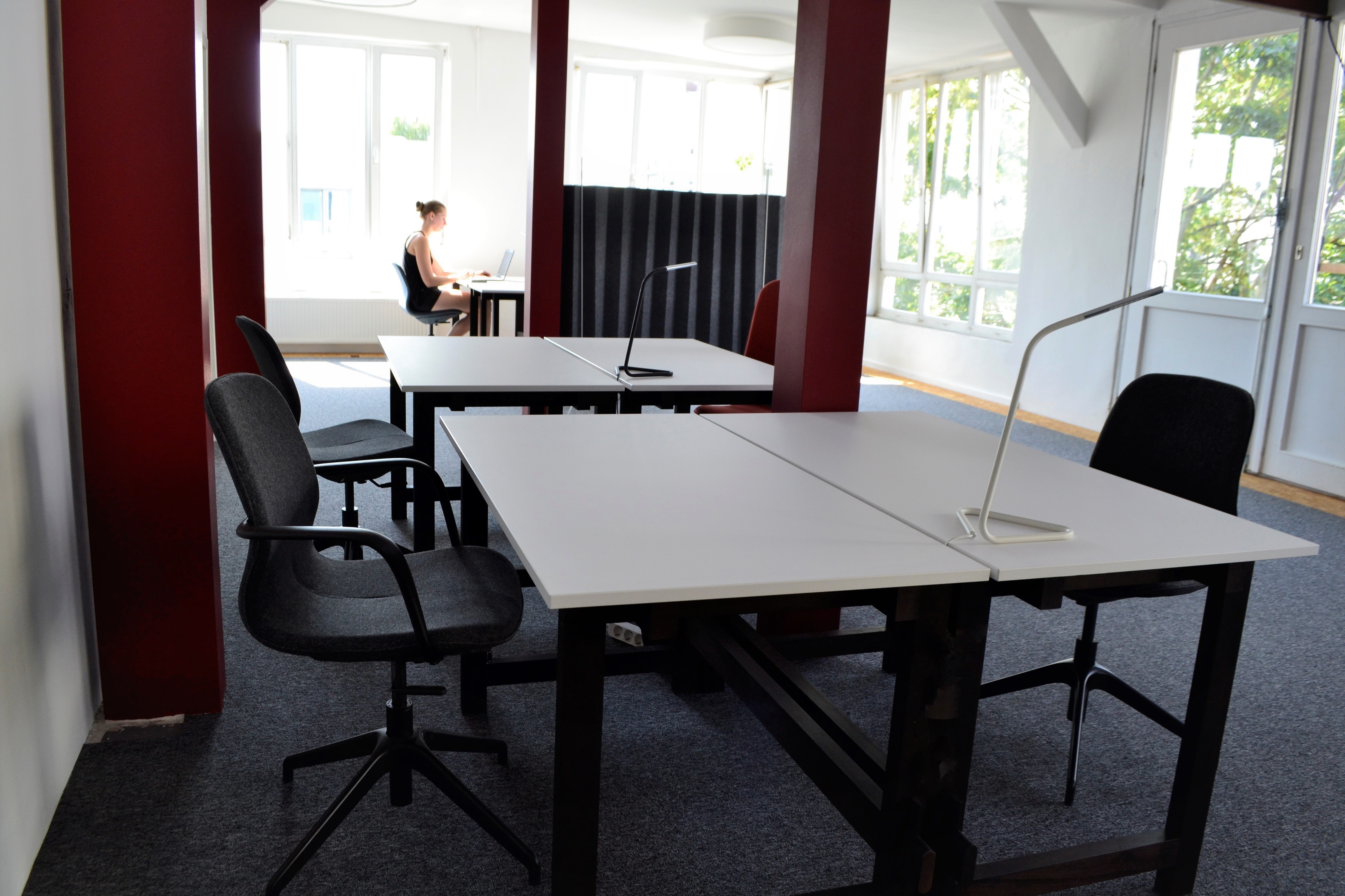 Coworking Spaces - Hamburg-Stadt (Hamburg, Freie und Hansestadt) - Großzügiger Open Space mit individuellen Schreibtischen, für jeden ist das Richtige dabei! - CoWorkBude14 CoWorking-Space in Winterhude