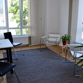 Coworking Space: Unser Besprechungsraum für 4-6 Personen - CoWorkBude14 in Winterhude
