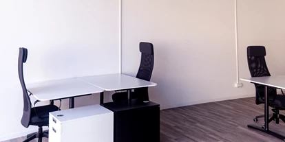 Coworking Spaces - Mosel - Abgetrennter Fix Desk Bereich ZWO65 Coworking Trier - ZWO65 Coworking Trier