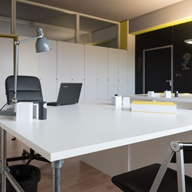 Coworking Space: Wände sind mit Tafelfolie beklebt, für Todos und Kreativität - Das CO - Coworking Esslingen