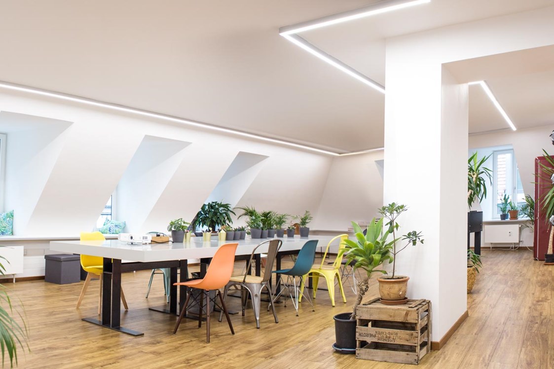 Coworking Space: Panorama Meeting Space - THE BENCH