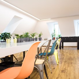 Coworking Space: Meeting Space - THE BENCH