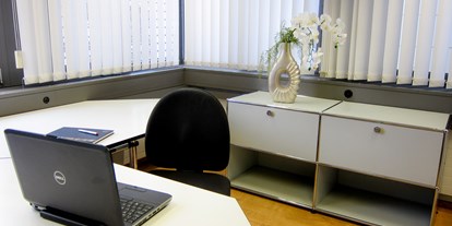 Coworking Spaces - PLZ 9470 (Schweiz) - CoWorking Einzelbüro - Atrium Coworking 