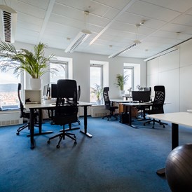 Coworking Space: großes Büro mit mehreren Arbeitsplätzen - Coworking4You Jena