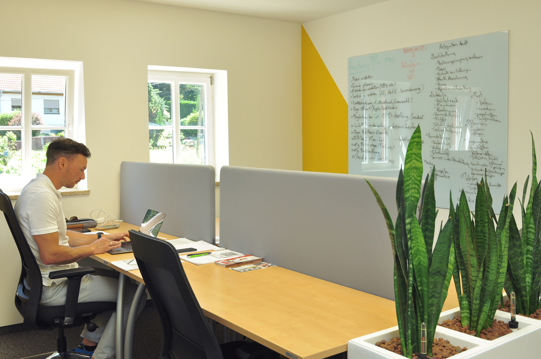 Coworking Space: RAUM  - "NETZWERKEN" (Ansicht 3) - Coworking und Tagungen im Huthaus Freiberg: Flexible Arbeitsräume für Start-ups, Kreative, Unternehmen, Bildung & Wirtschaft