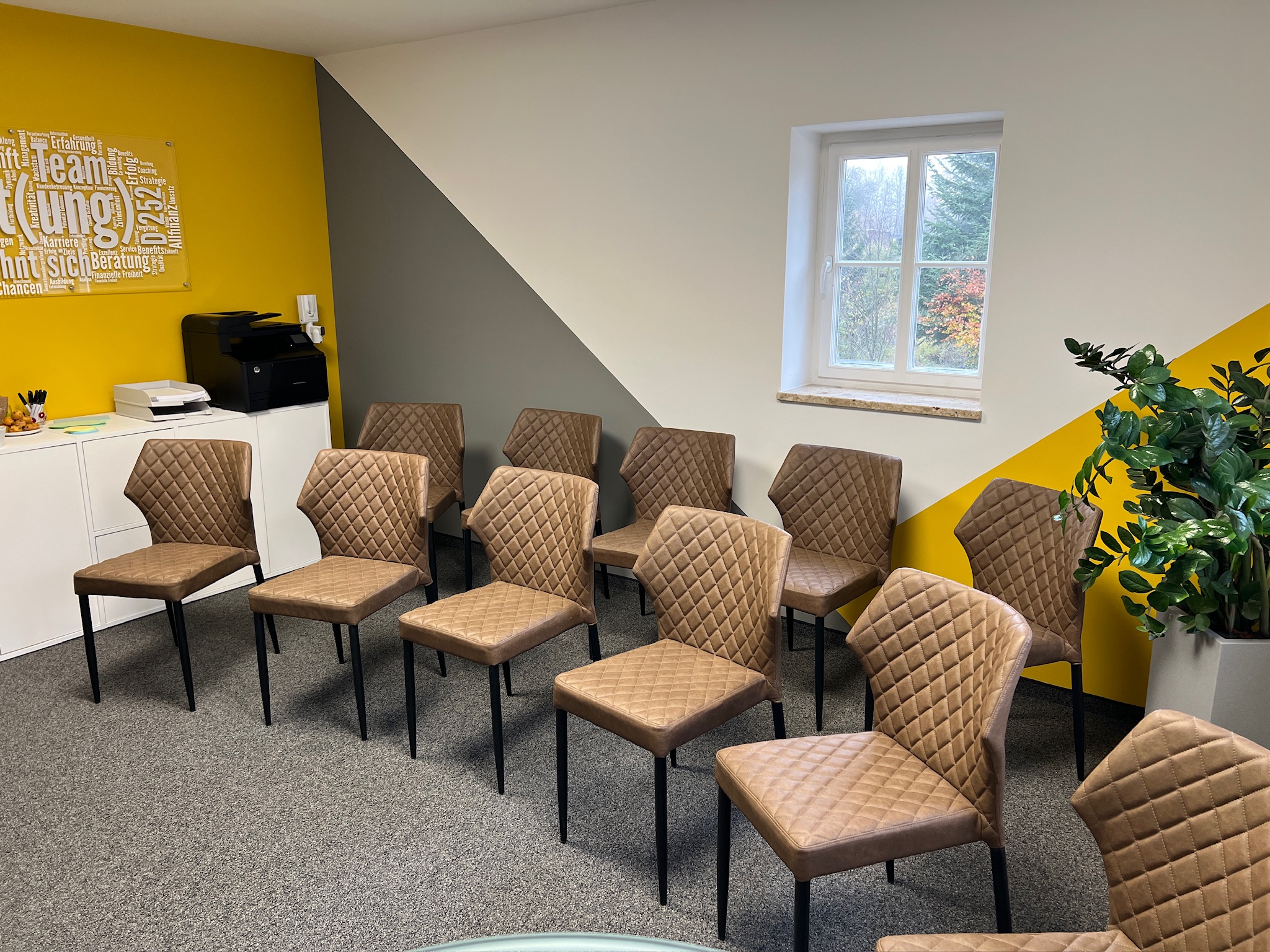 Coworking Space: RAUM  - "NETZWERKEN" (Ansicht 2) - Coworking und Tagungen im Huthaus Freiberg: Flexible Arbeitsräume für Start-ups, Kreative, Unternehmen, Bildung & Wirtschaft