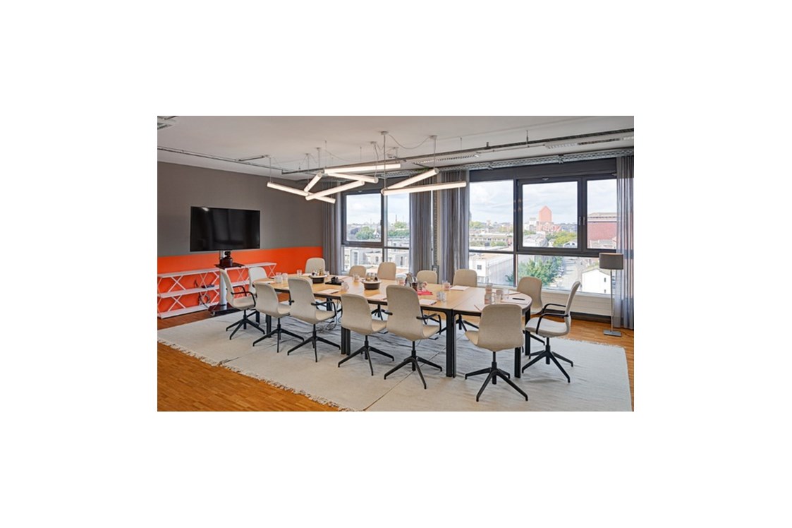Coworking Space: Meetingraum "Skyline" 

-Platz für bis zu 14 Personen - startport Meetingräume "Harbour" und "Skyline"