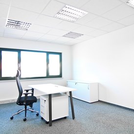 Coworking Space: Einzelbüro - headrooms