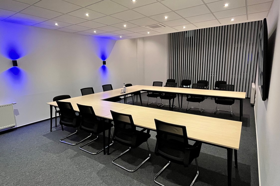 Coworking Space: Meetingraum - Navis Business Center