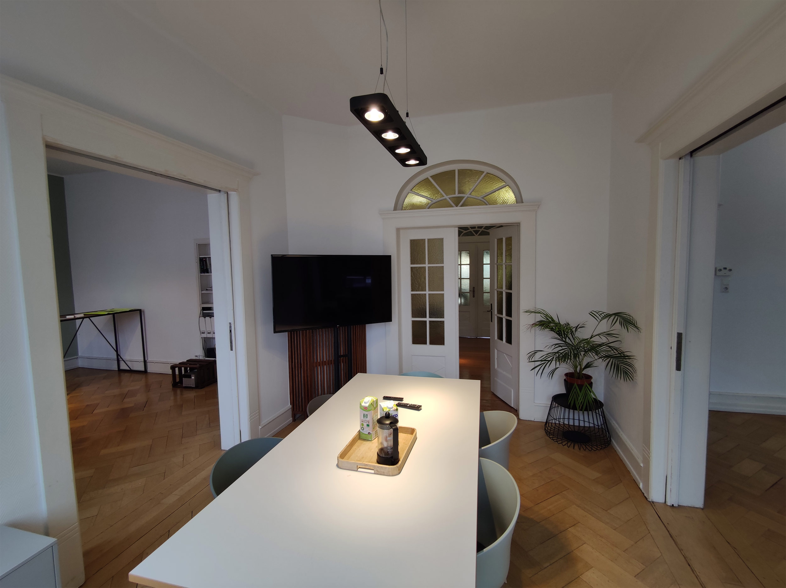 Coworking Spaces - Typ: Shared Office - Deutschland - Gemeinsamer Besprechungsraum - Mark Lotse Coworking