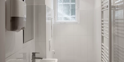 Coworking Spaces - Berlin-Stadt Charlottenburg - WC - Offices Villa Westend