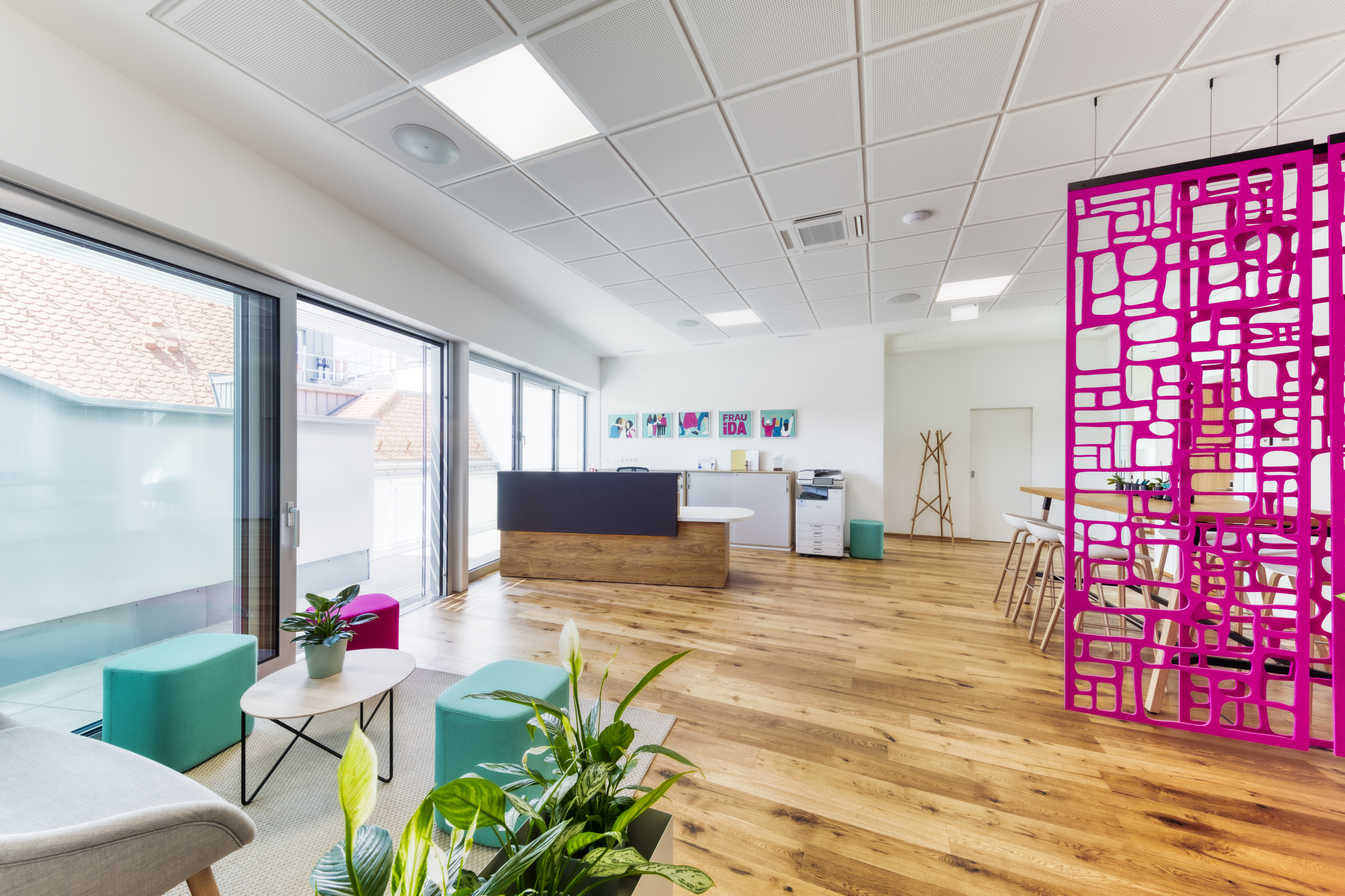 Coworking Spaces - Österreich - FRAU iDA Empfangsbereich, Rezeption von 08-16 Uhr besetzt
Fotocredit: Stephan Huger - FRAU iDA