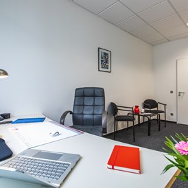 Coworking Space: Wir bieten auch private Einzelbüros für eine Stunde, eine Woche oder länger - ecos office center magdeburg 