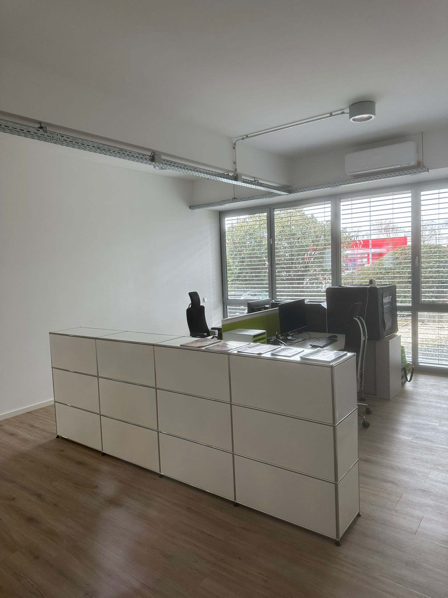 Coworking Spaces - Köln, Bonn, Eifel ... - Design-Büro mit Stil: Hochwertige Möbel von USM, Vitra und Hermann Miller