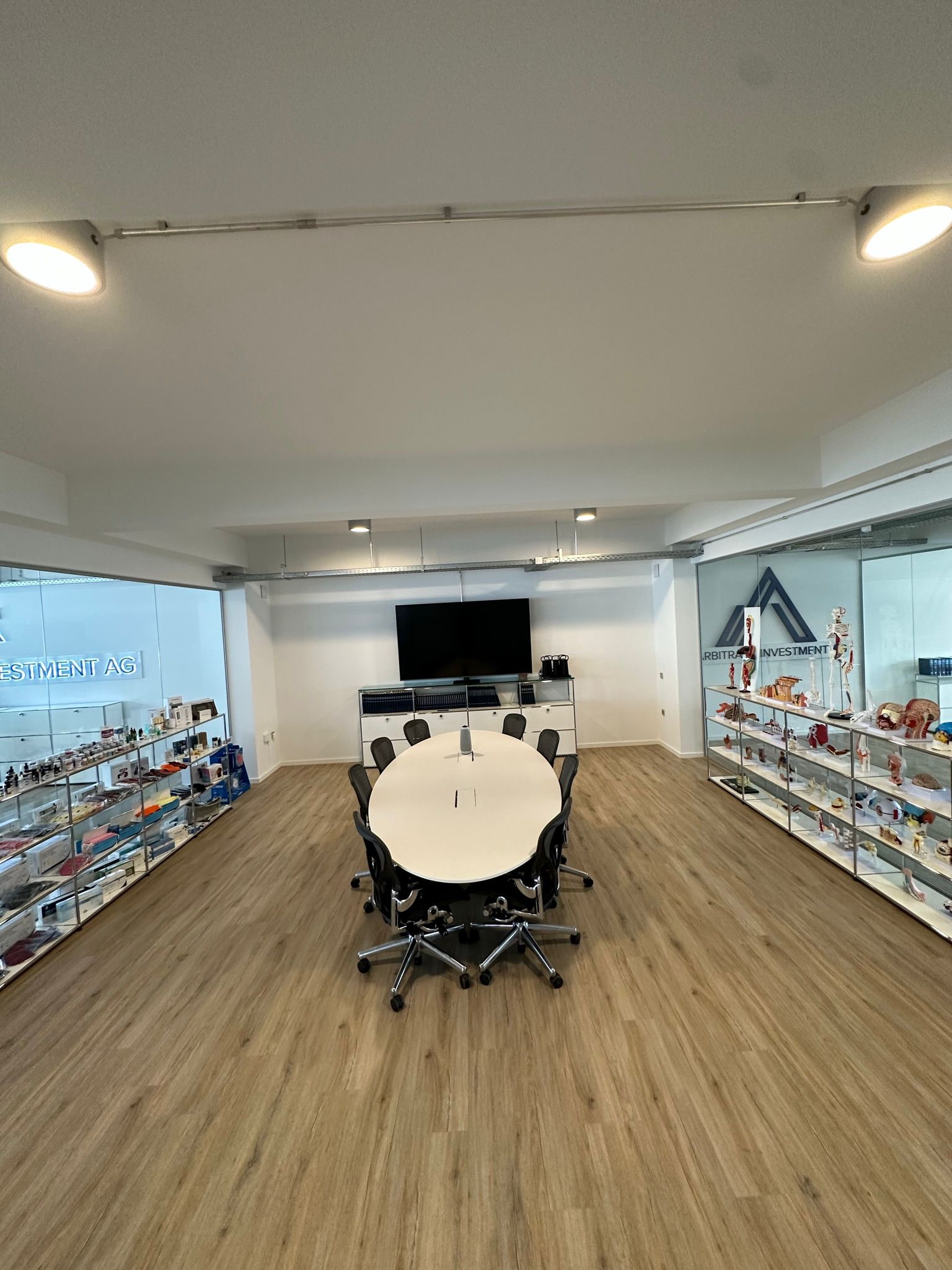 Coworking Spaces - Köln, Bonn, Eifel ... - Design-Büro mit Stil: Hochwertige Möbel von USM, Vitra und Hermann Miller