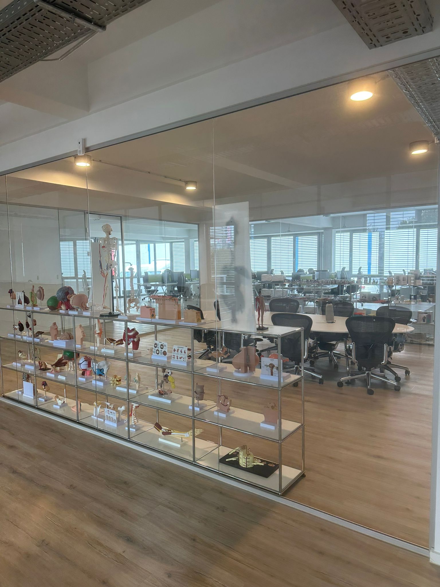 Coworking Spaces - Köln, Bonn, Eifel ... - Design-Büro mit Stil: Hochwertige Möbel von USM, Vitra und Hermann Miller