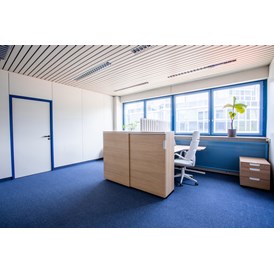 Coworking Space: Eines der Doppelbüros aus einer anderen Perspektive. - OfficeSpace Bischoff365