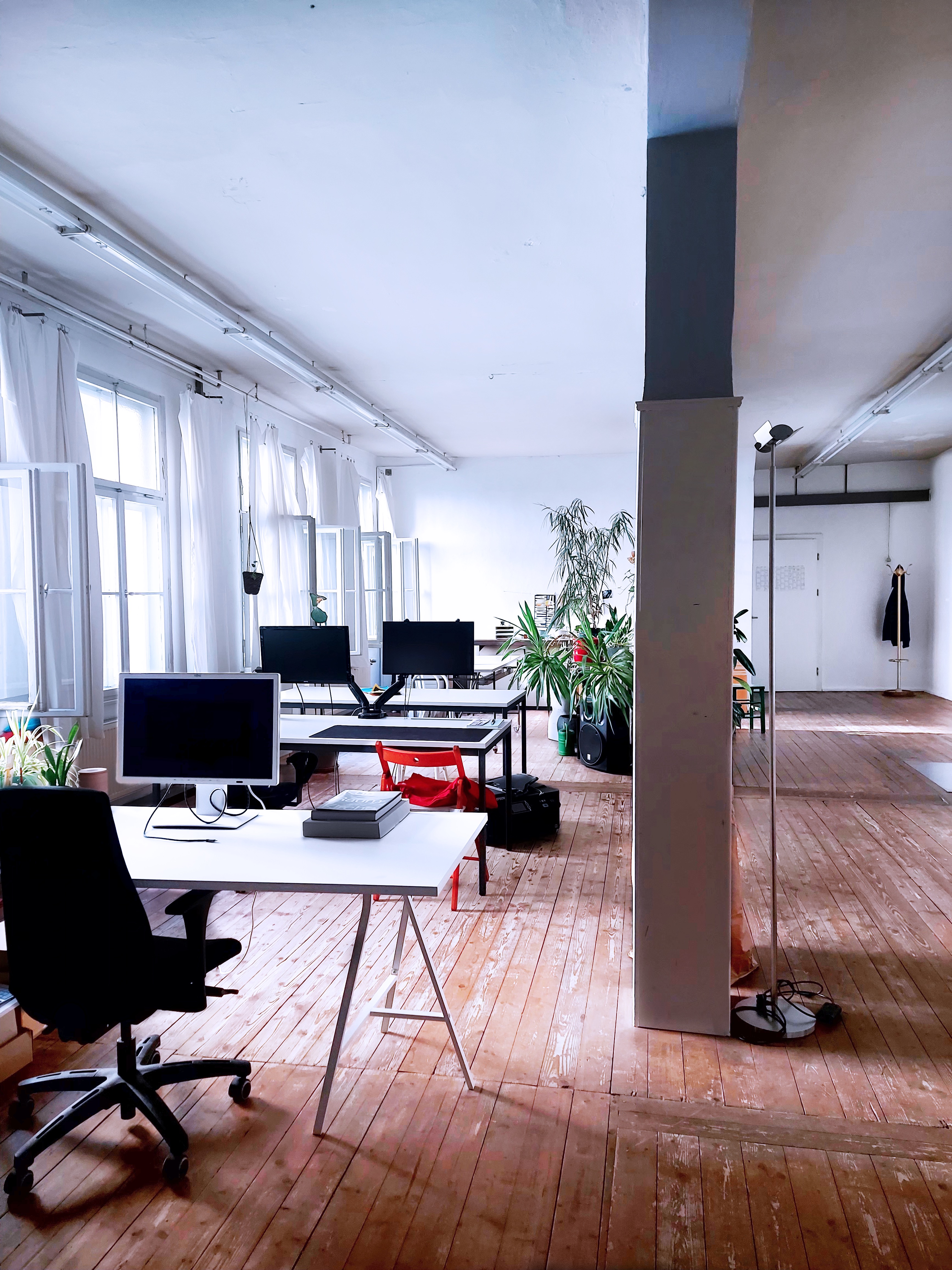 Coworking Space: Studio R5 — Coworking, Offsite Location Events