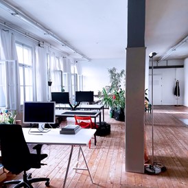 Coworking Space: Studio R5 — Coworking, Offsite Location Events