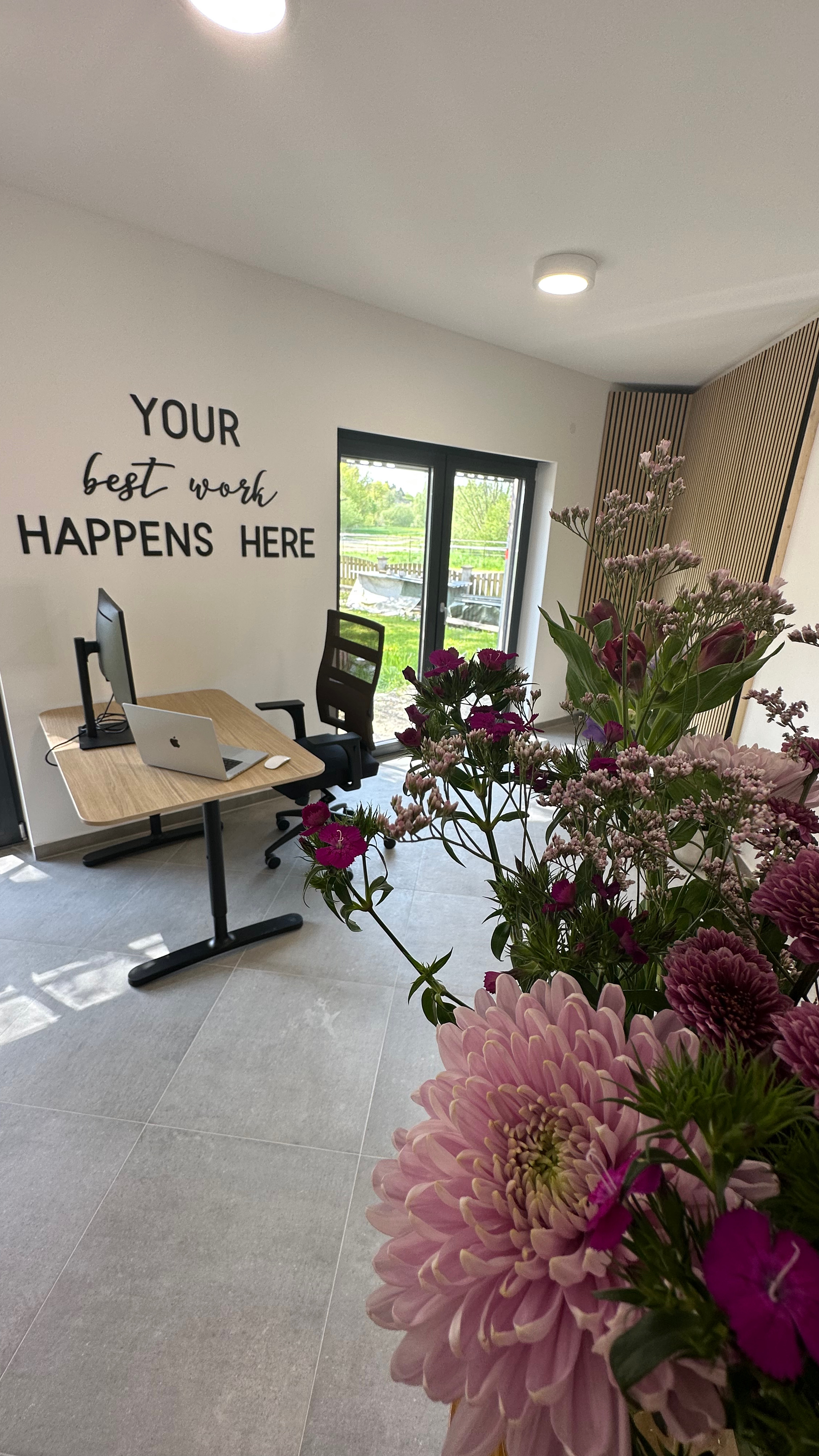 Coworking spaces - Bavaria - Fix- und Flex-Desks im Working Space - Coworking Schmiechen: Dein Schreibtisch mit Blick ins Grüne