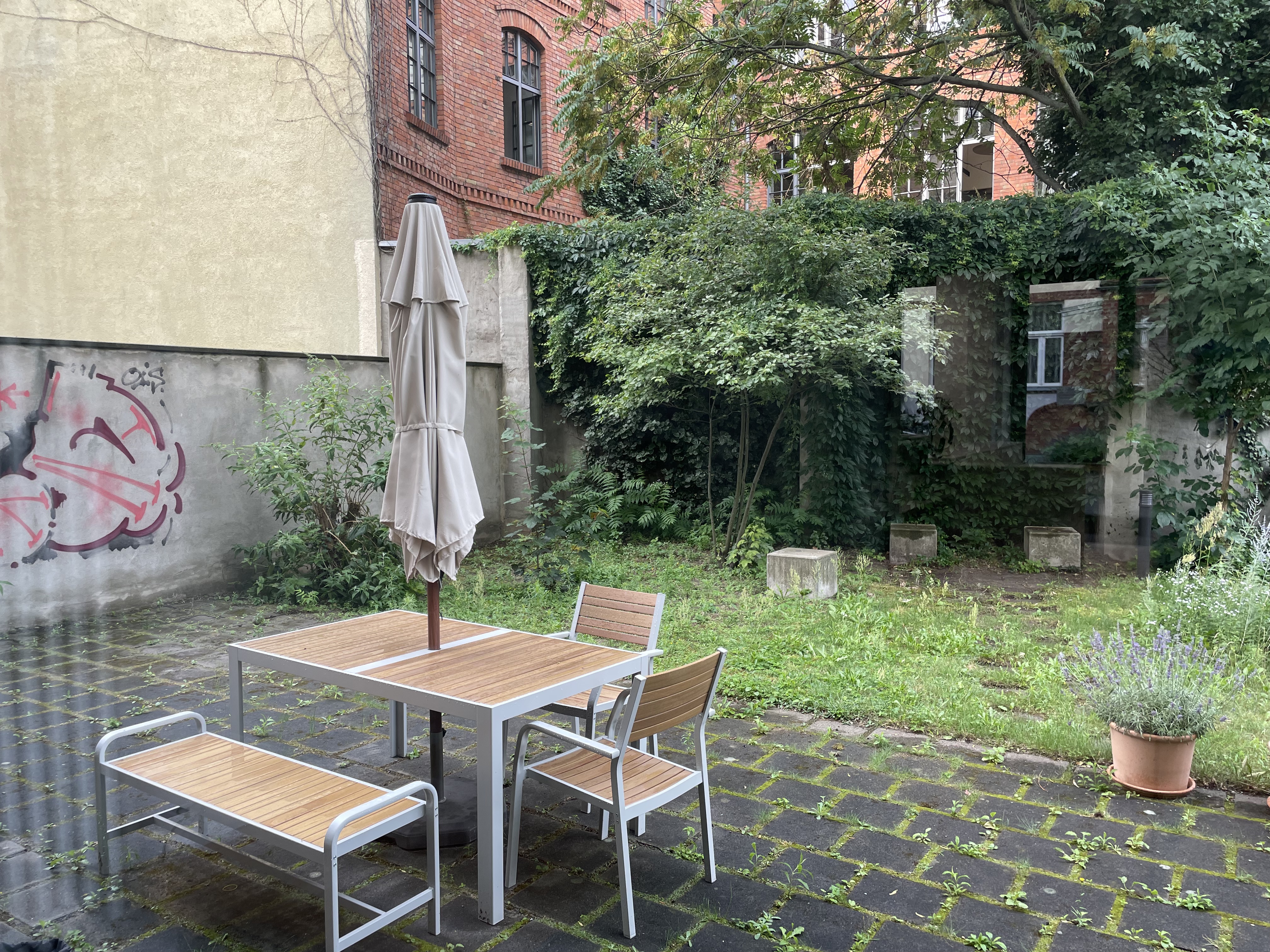 Coworking Space: Garten mit Möbeln - inom - zentral mit Garten