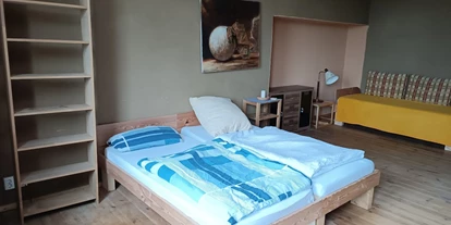 Coworking Spaces - Brandenburg Süd - Betten im Schlafzimmer Süd 2 - ThinkCamp gem. eG