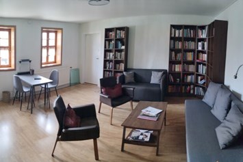 Coworking Space: Die Bibliothek als Inspirations- und Arbeitsplatz - das Schriftstellerhaus