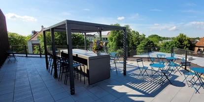 Coworking Spaces - feste Arbeitsplätze vorhanden - Köln - Ausklang auf der Dachterasse. - InnoDom Cologne