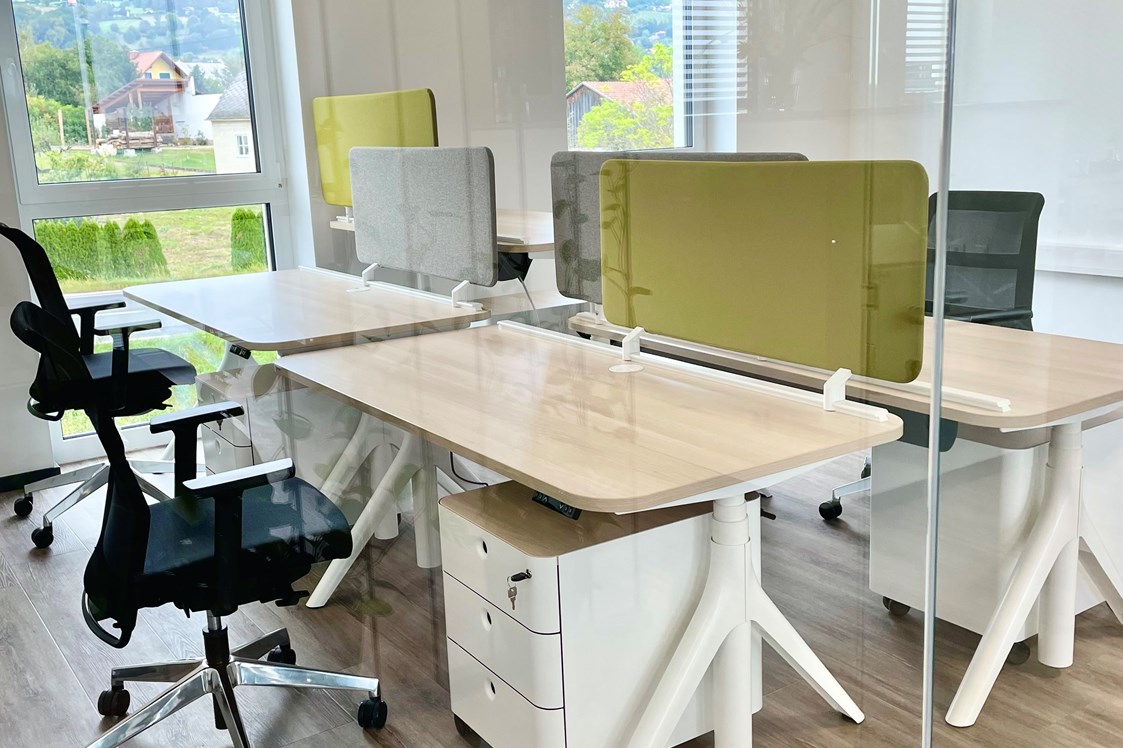Coworking Space: Personal Desks - DOT.coworking