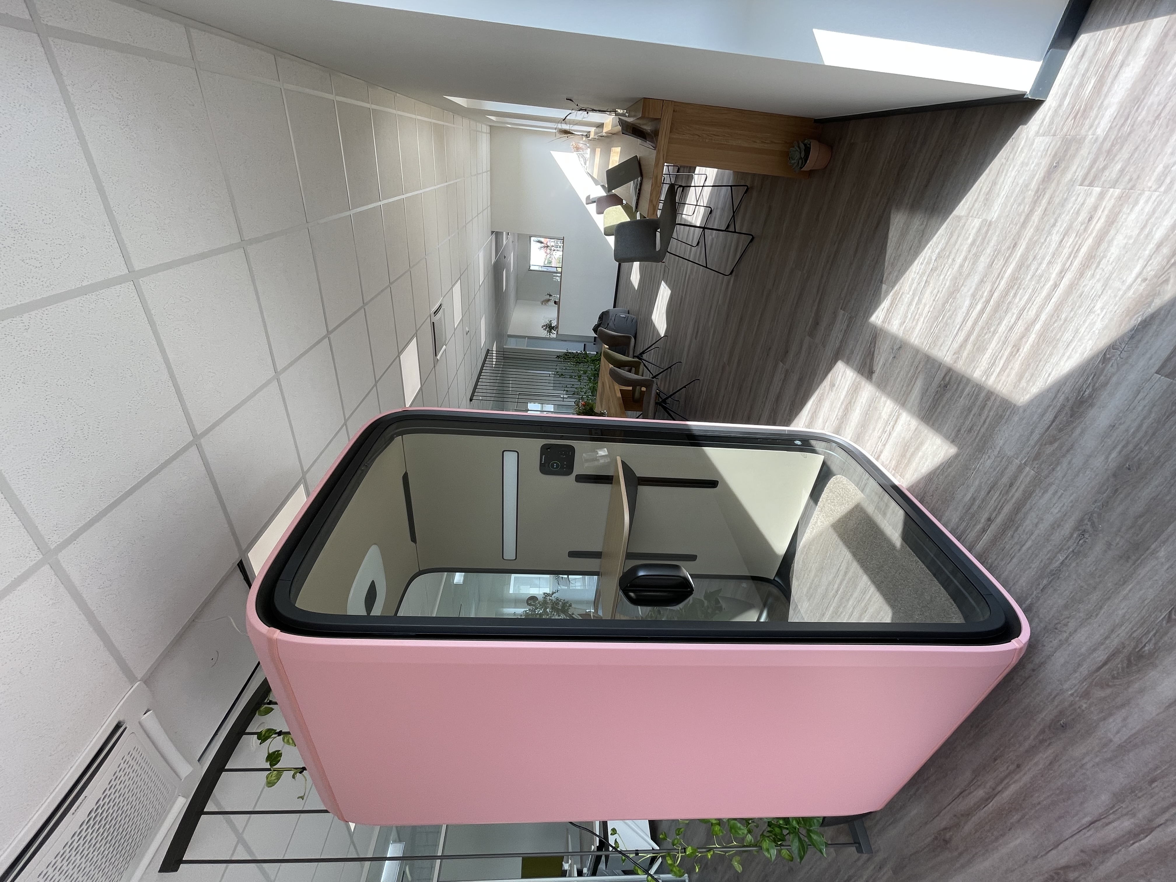 Coworking Space: Framery One - Schallisolierte Telefonkabine 
 - DOT.coworking