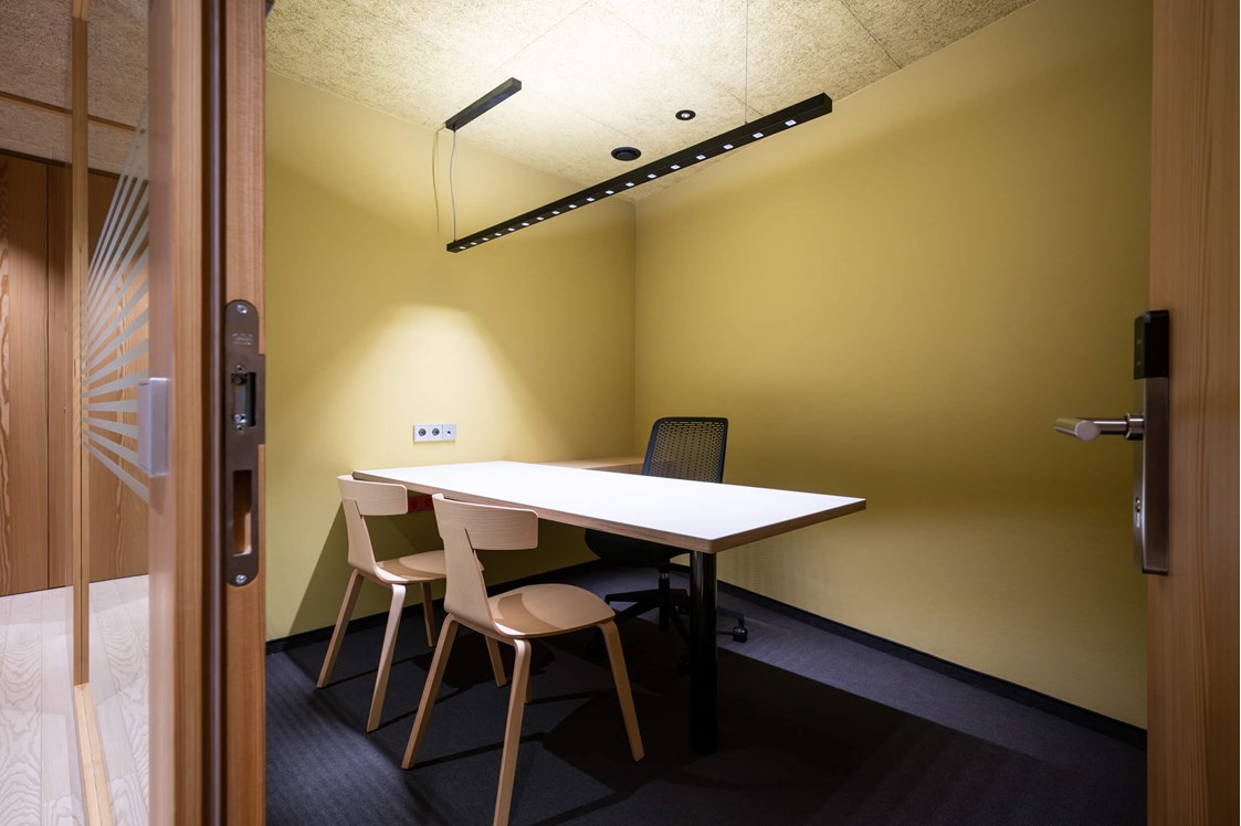 Coworking Space: SOSS Serviced Office SpaceS