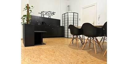 Coworking Spaces - Brandenburg Süd - Konferenzraum mit Küche - Atelier Lesotre
