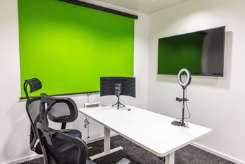 Coworking Space: Podcast & Greenscreen Room - andys.cc Wagenseilgasse