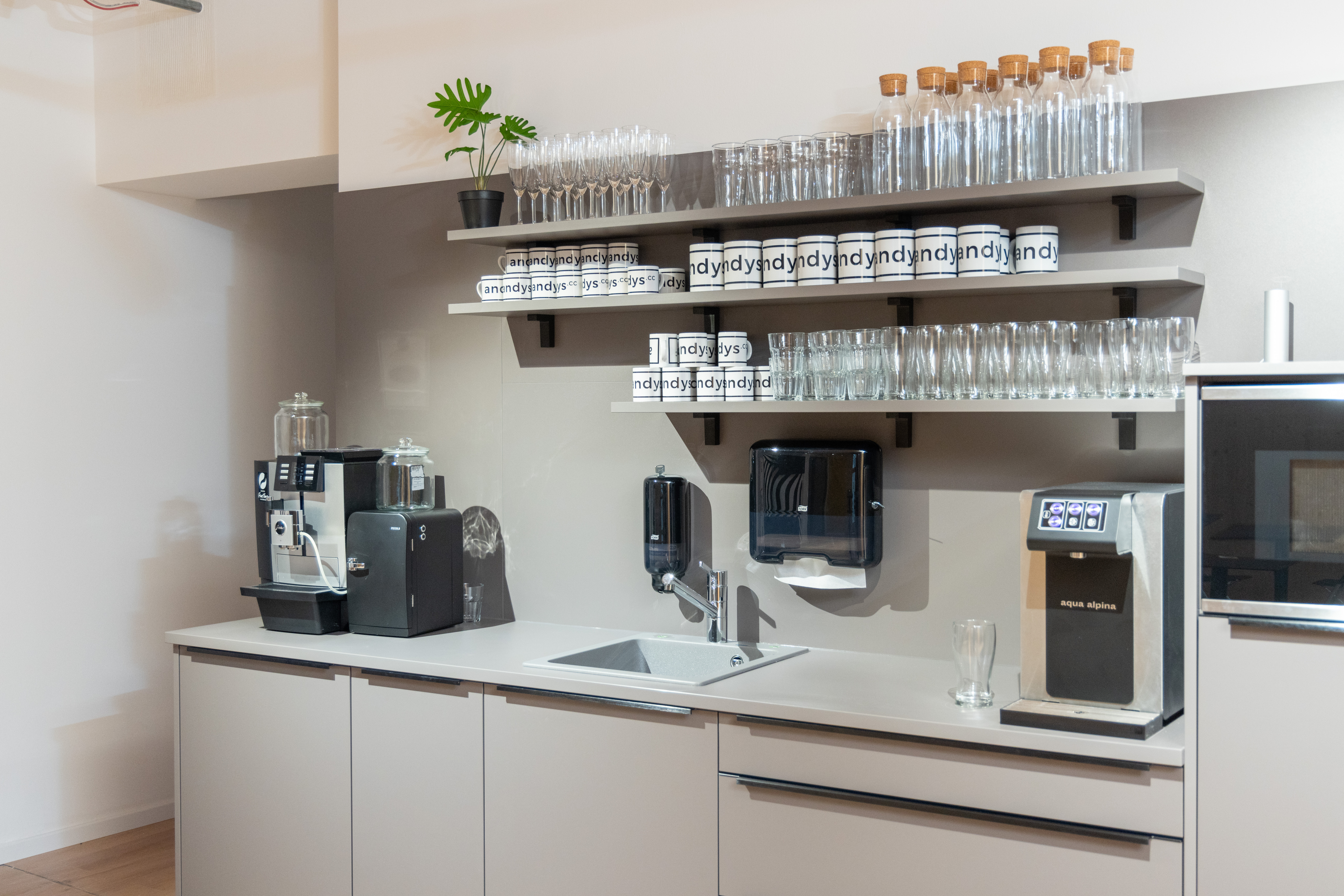 Coworking Space: Küche - andys.cc Janis-Joplin-Promenade