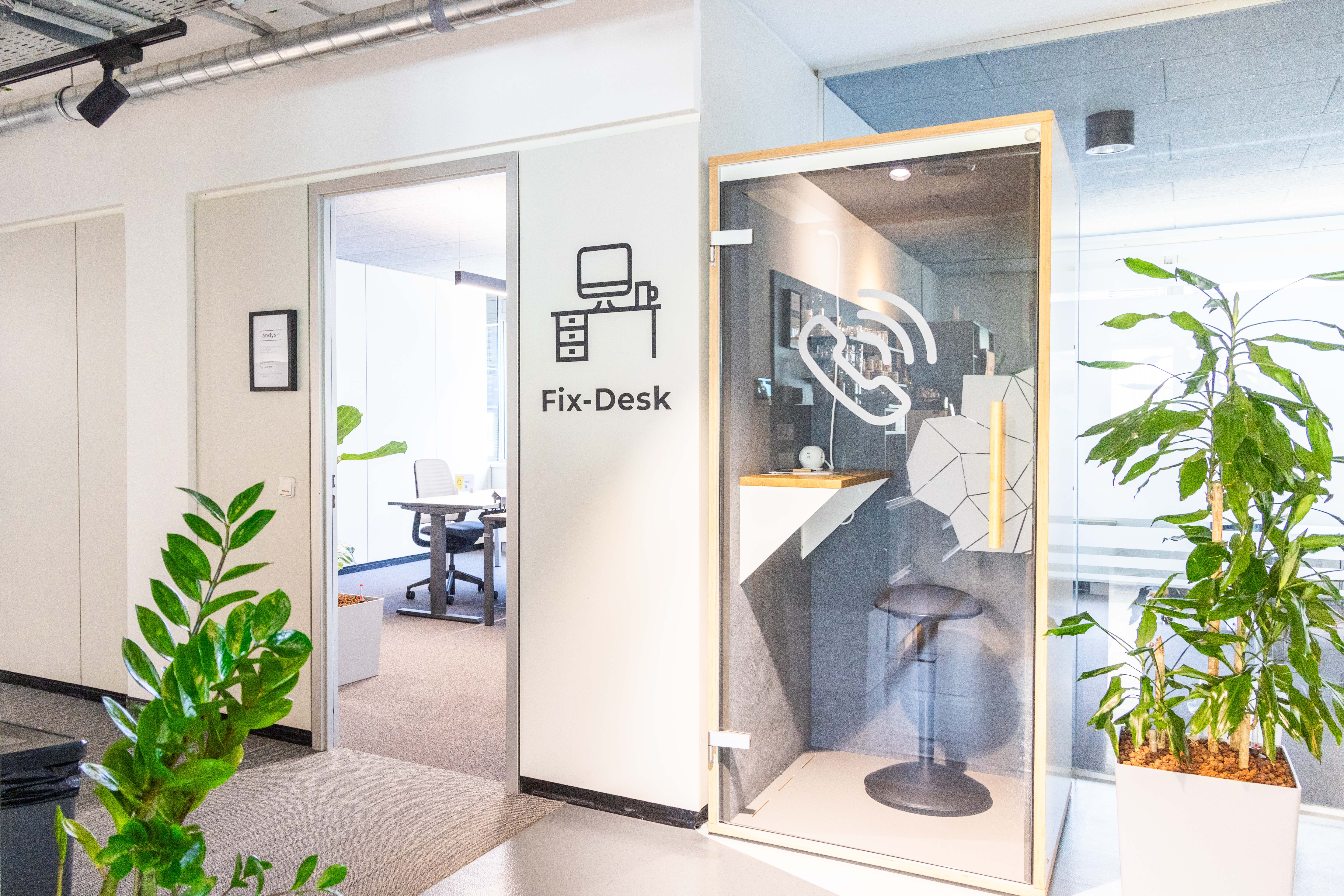 Coworking Space: Phonebooth - andys.cc Lassallestrasse