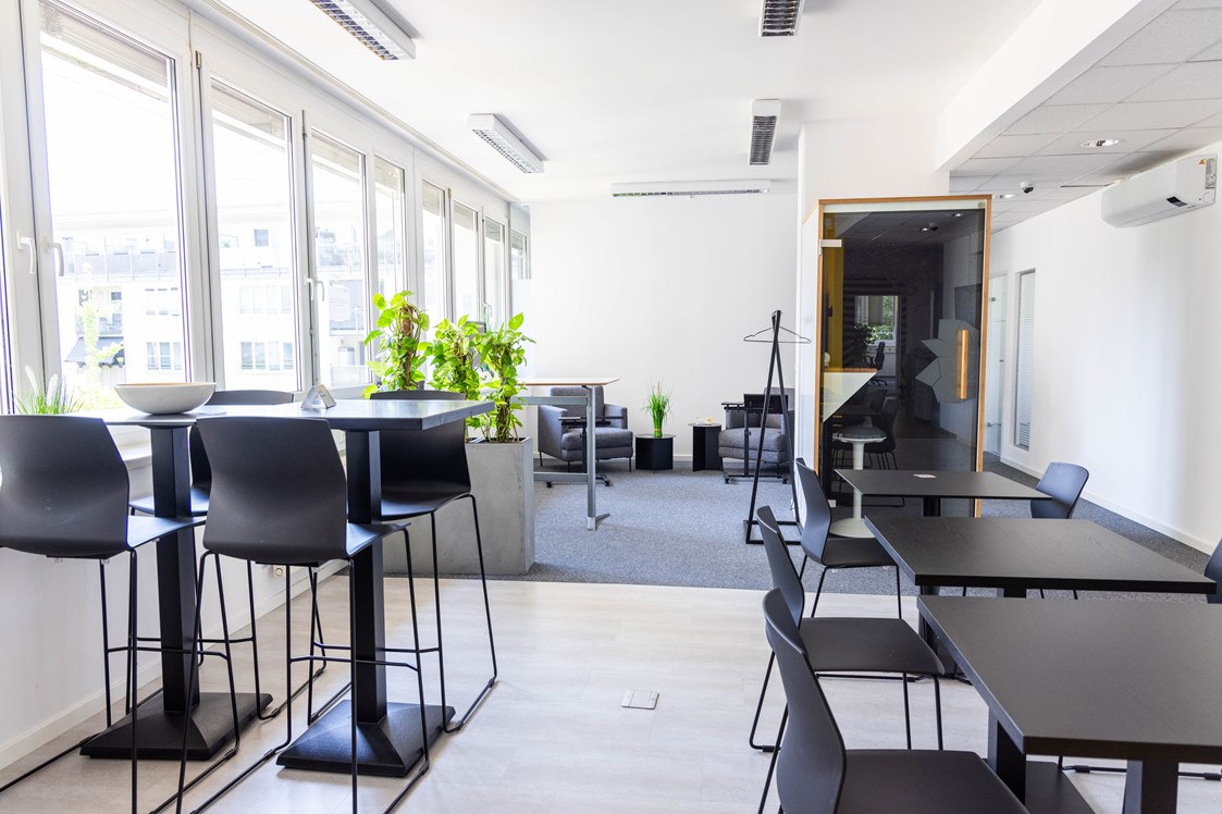 Coworking Space: Open Space und Phonebooth - andys.cc Anton-Baumgartner-Strasse