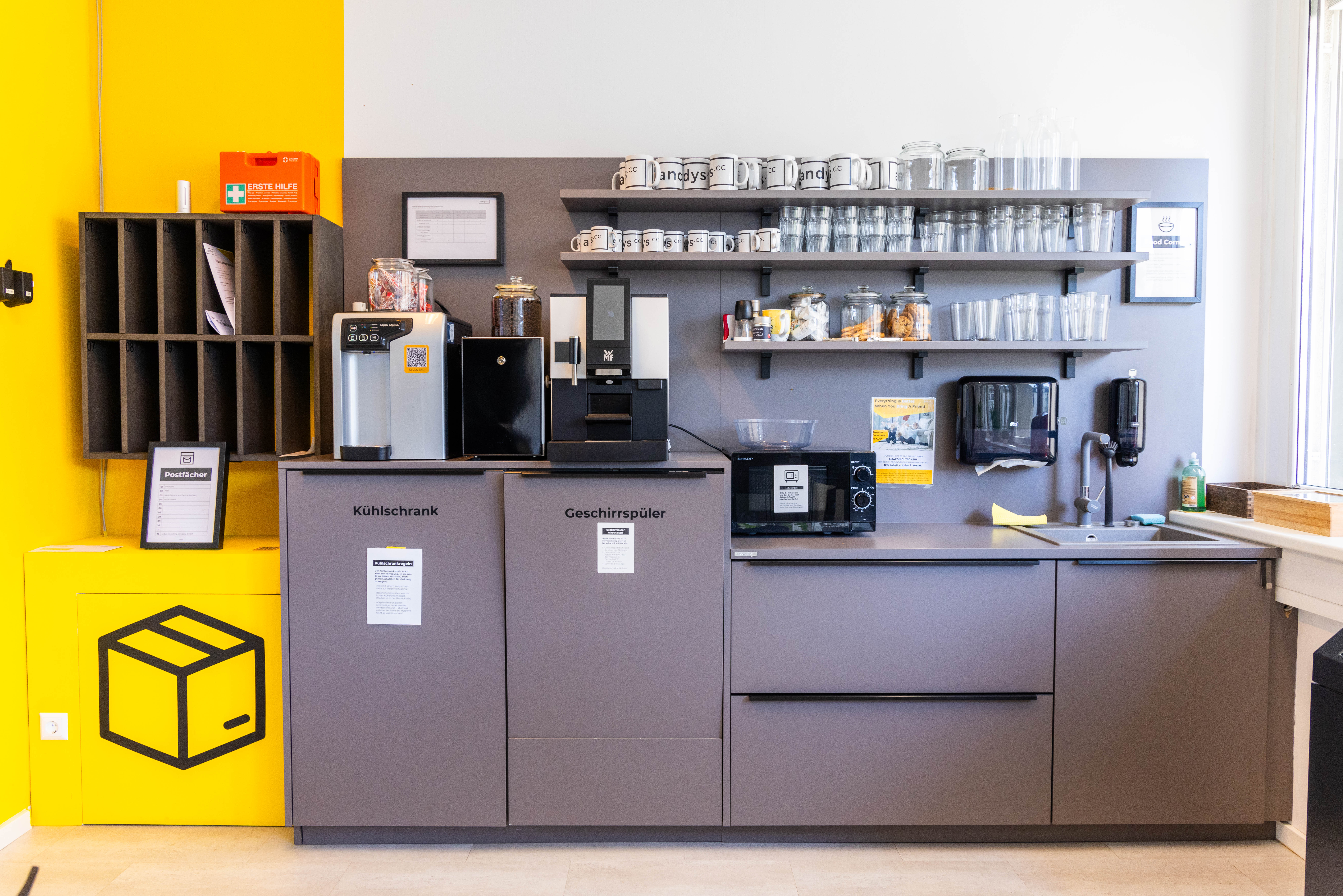 Coworking Spaces - Österreich - Küche - andys.cc Anton-Baumgartner-Strasse