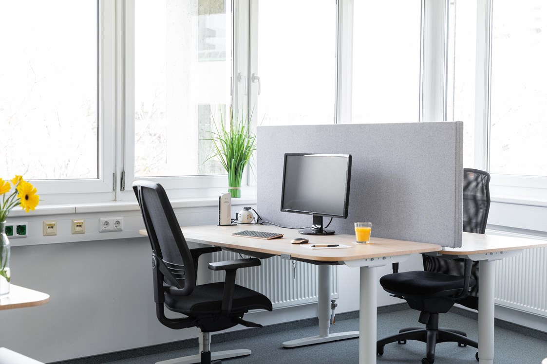 Coworking Space: Fix Desk - andys.cc Anton-Baumgartner-Strasse