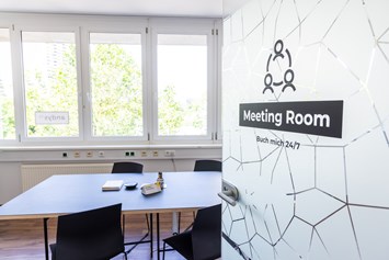 Coworking Space: Meeting Room - andys.cc Anton-Baumgartner-Strasse