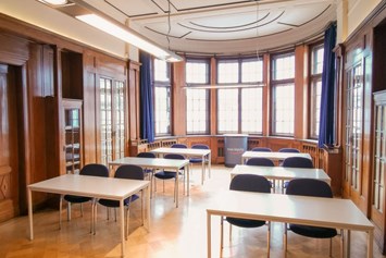 Coworking Space: Exklusiver Seminarraum im Business Center Astoria Lübeck: Perfekte Atmosphäre für 12-15 Teilnehmer