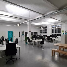 Coworking Space: 3. OG - #office #teams #space #startup #bigroom - skalitzer33 rent-a-desk 