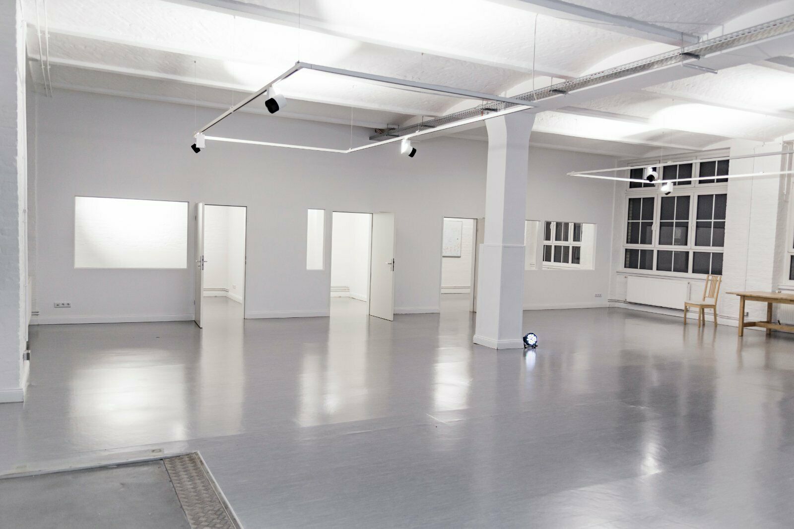 Coworking Space: 3. OG - #office #teams #space #startup #bigroom - skalitzer33 rent-a-desk 